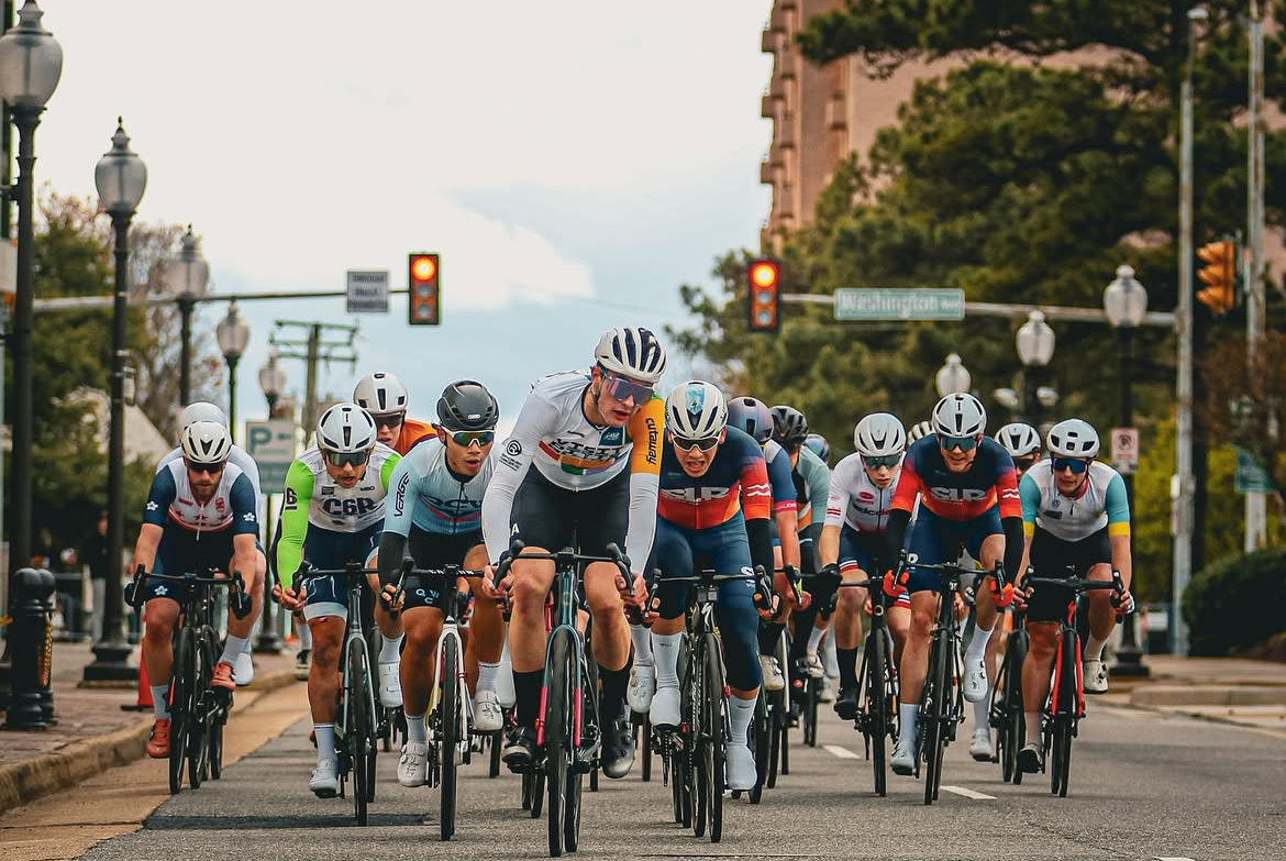 Thiessen leading the field